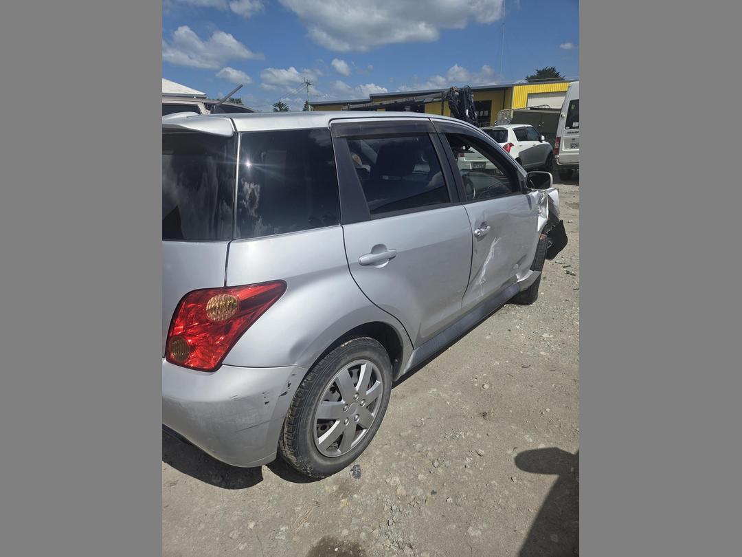 Photo '5' of Toyota IST