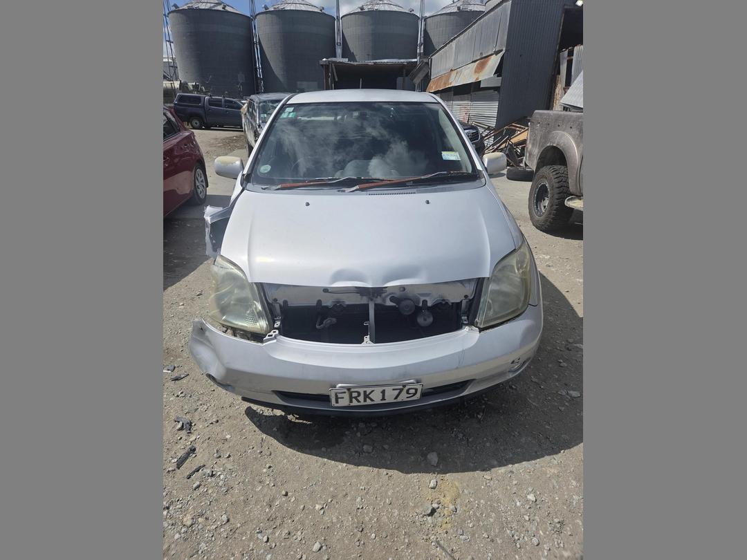 Photo '2' of Toyota IST