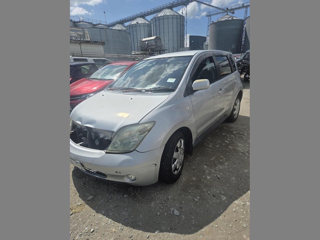 Photo '3' of Toyota IST