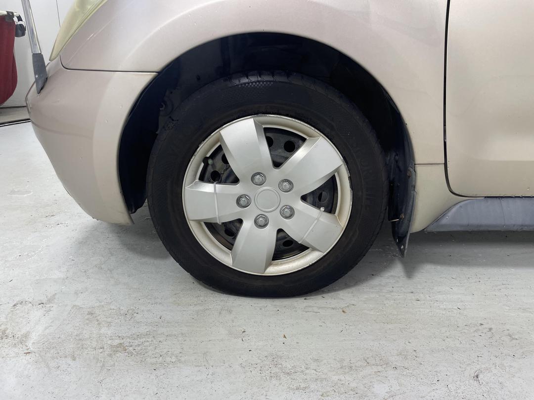 Photo '8' of Toyota IST