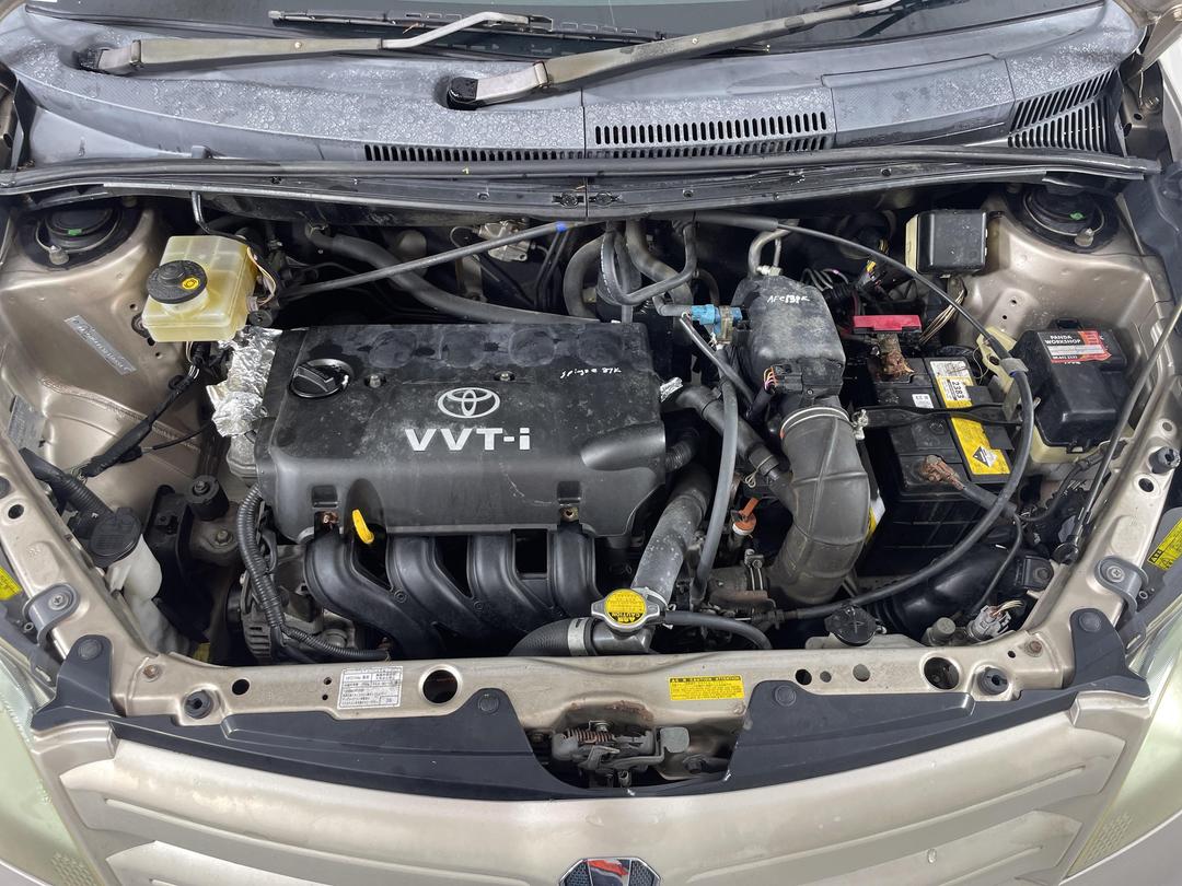 Photo '11' of Toyota IST