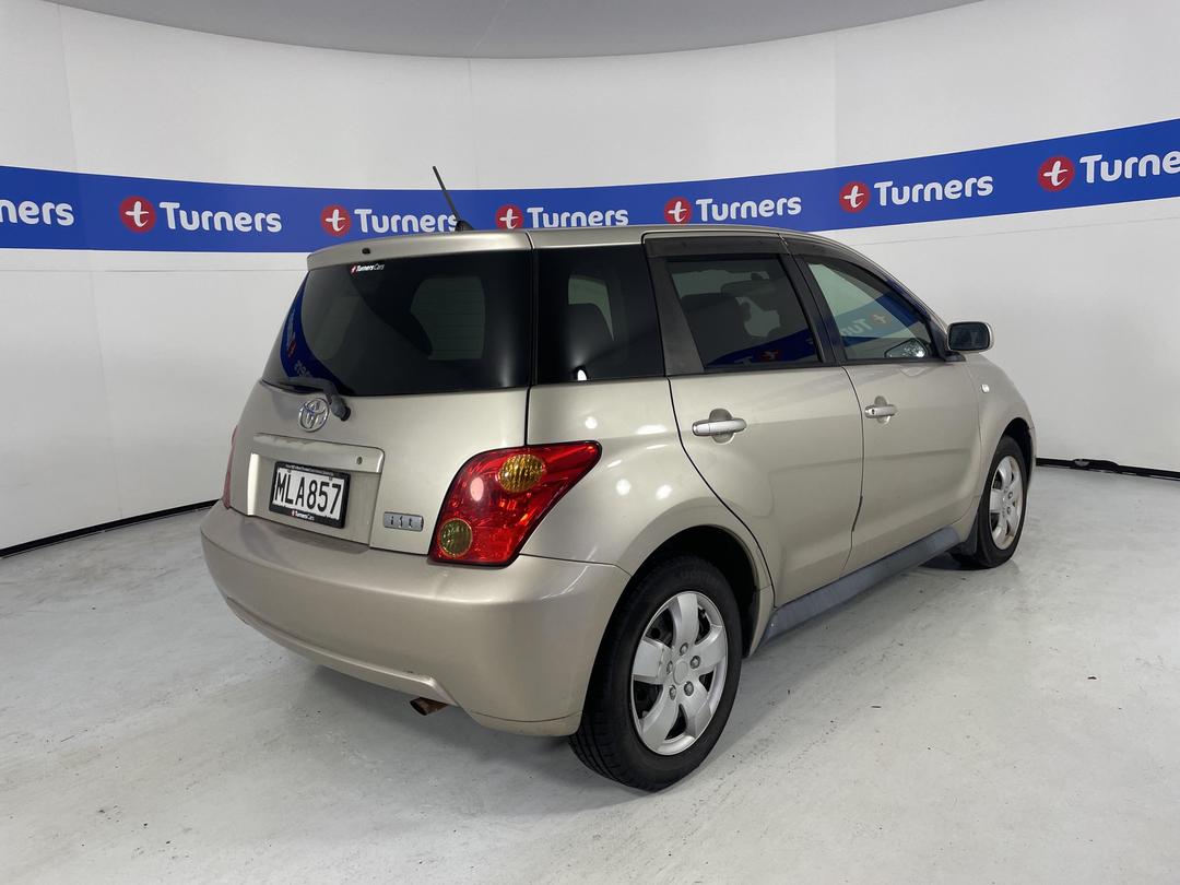 Photo '6' of Toyota IST