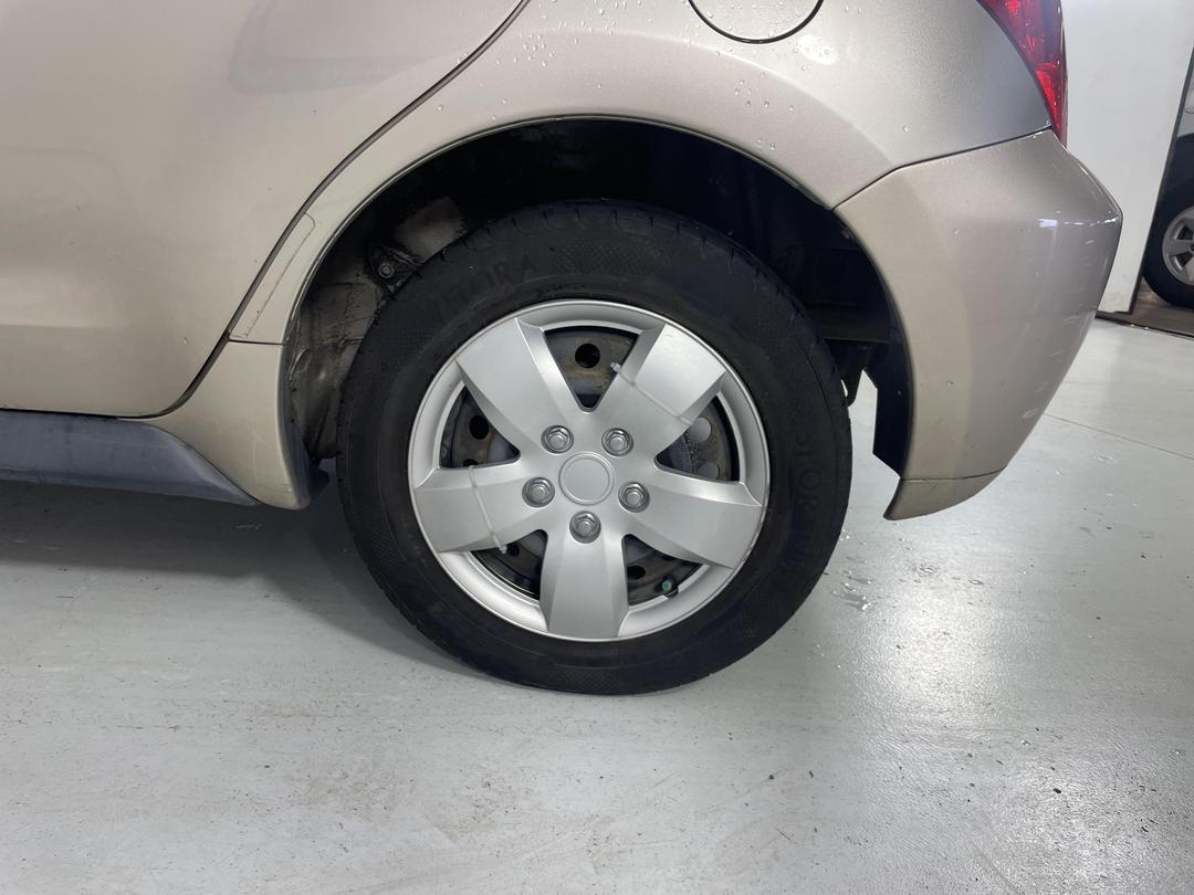 Photo '9' of Toyota IST