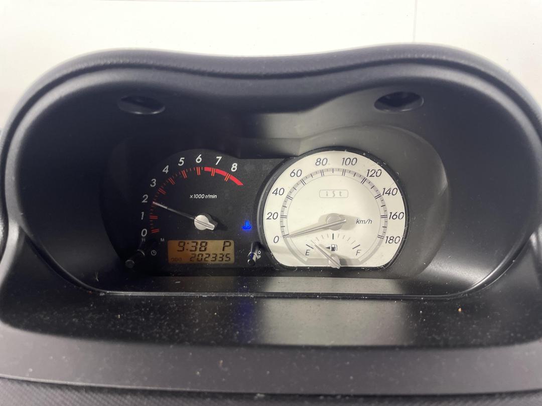 Photo '19' of Toyota IST