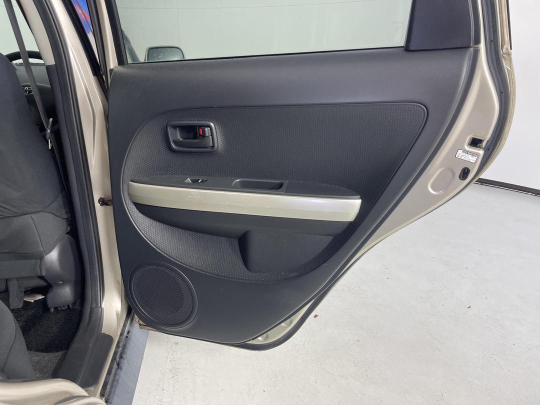 Photo '17' of Toyota IST