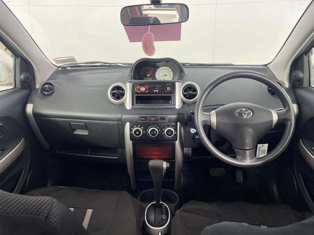 Photo '15' of Toyota IST