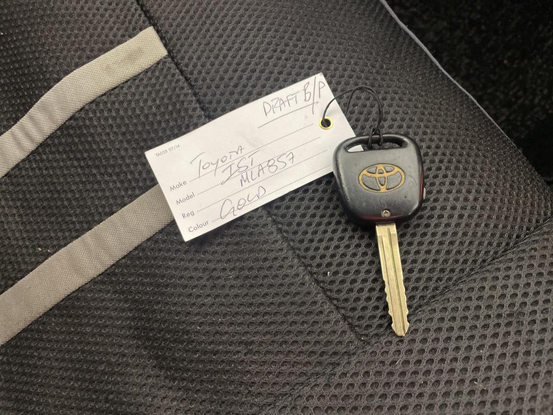 Photo '20' of Toyota IST