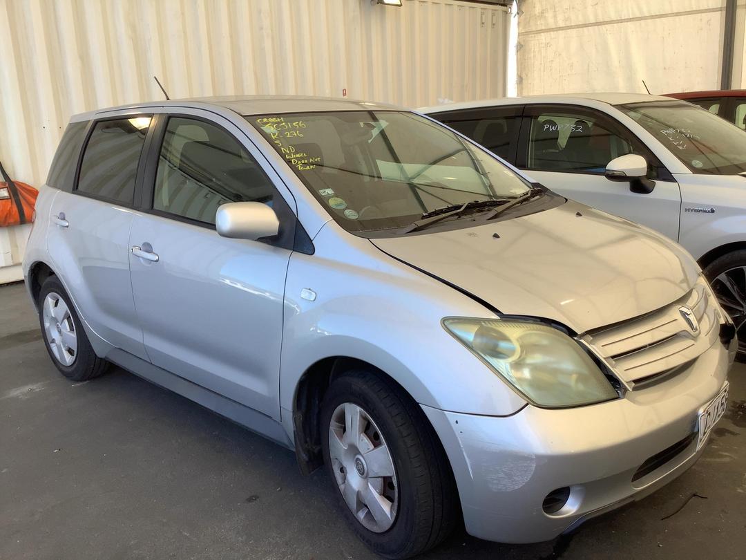 Photo '4' of Toyota IST