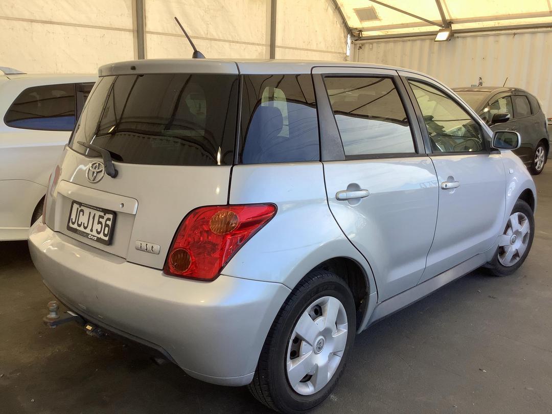 Photo '5' of Toyota IST