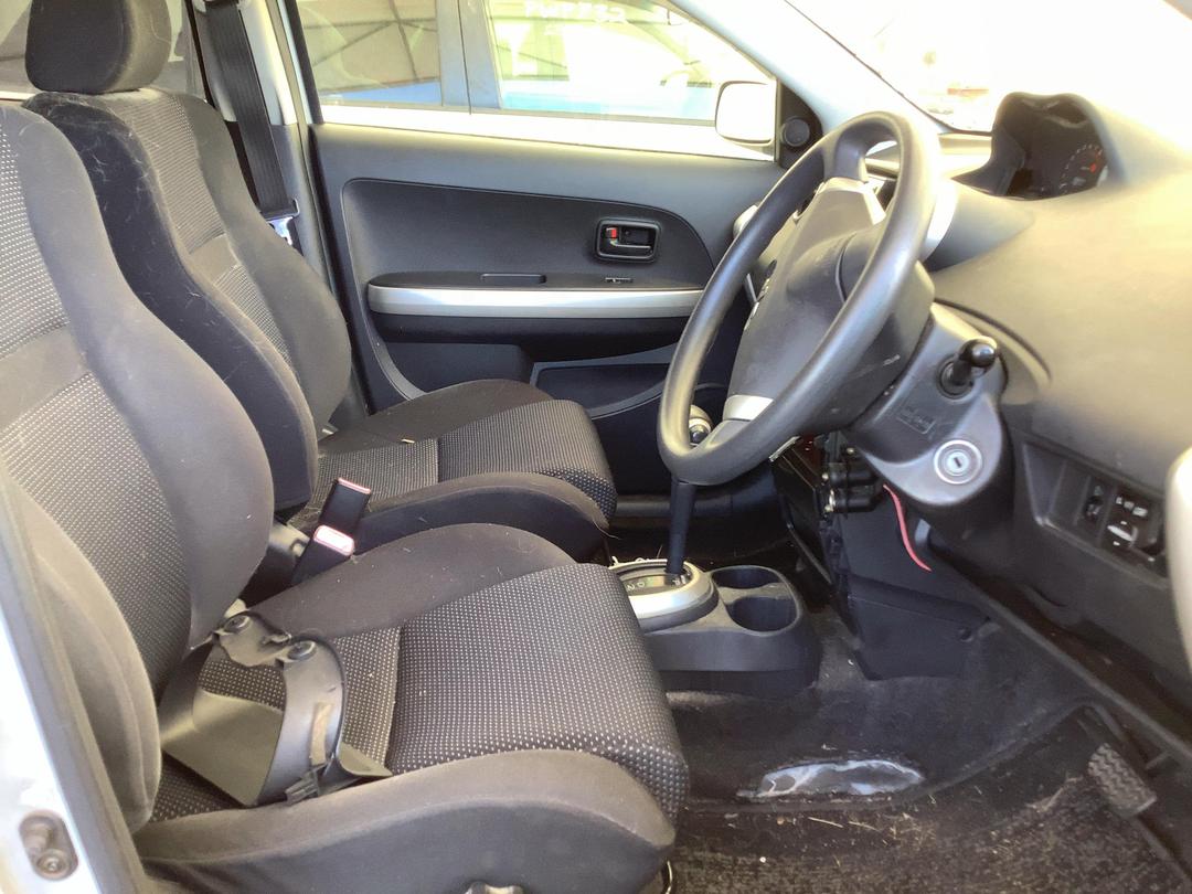 Photo '10' of Toyota IST