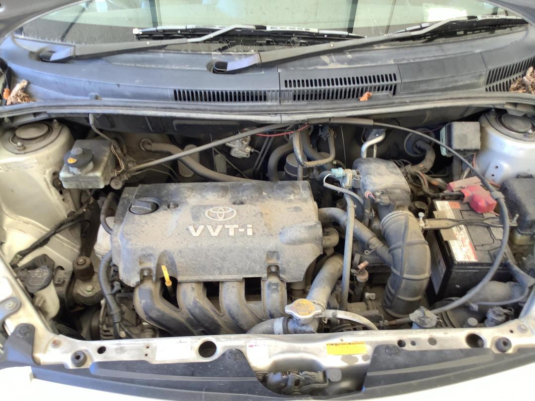 Photo '11' of Toyota IST