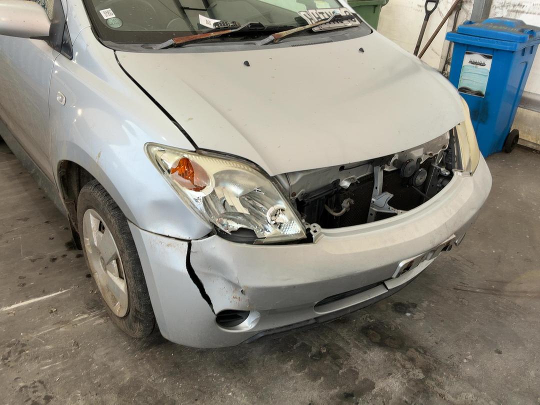 Photo '2' of Toyota IST