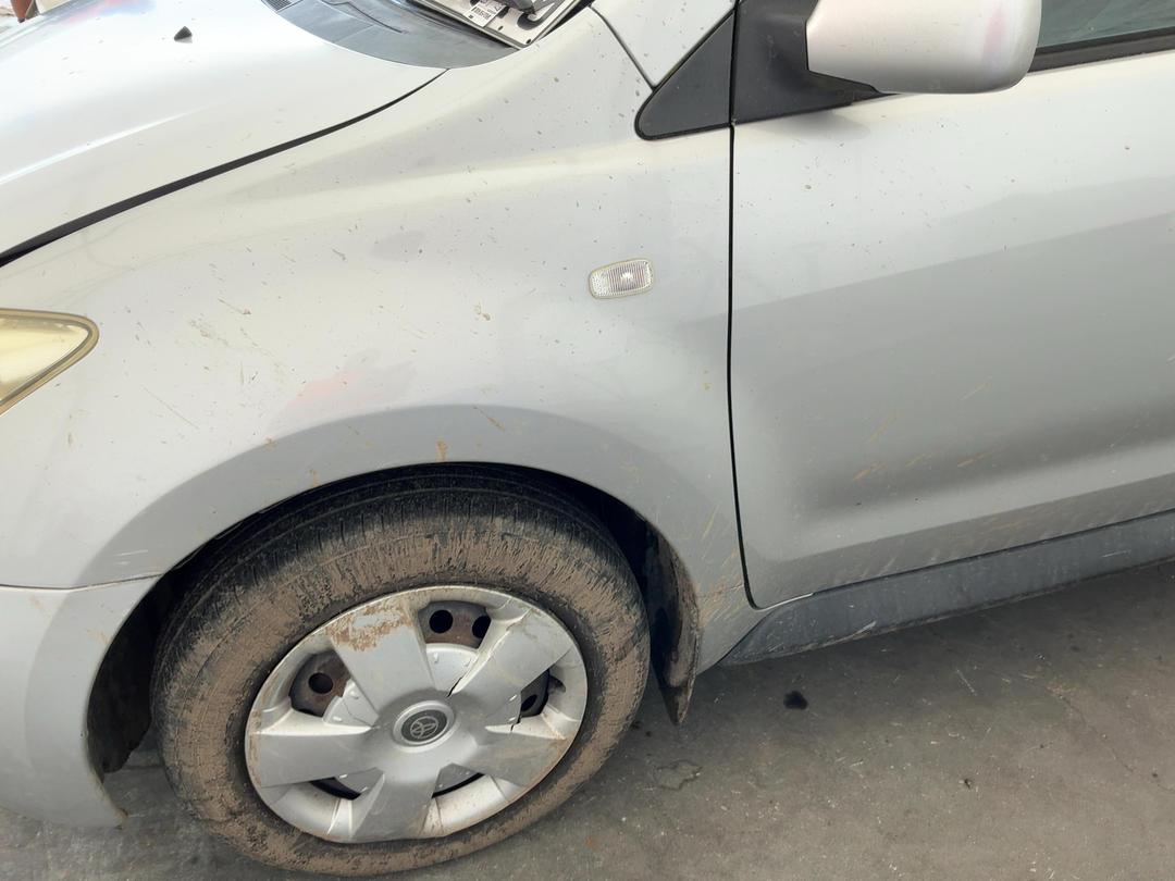 Photo '6' of Toyota IST