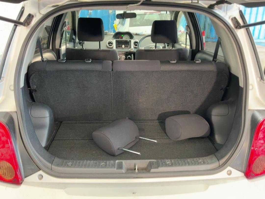Photo '11' of Toyota IST