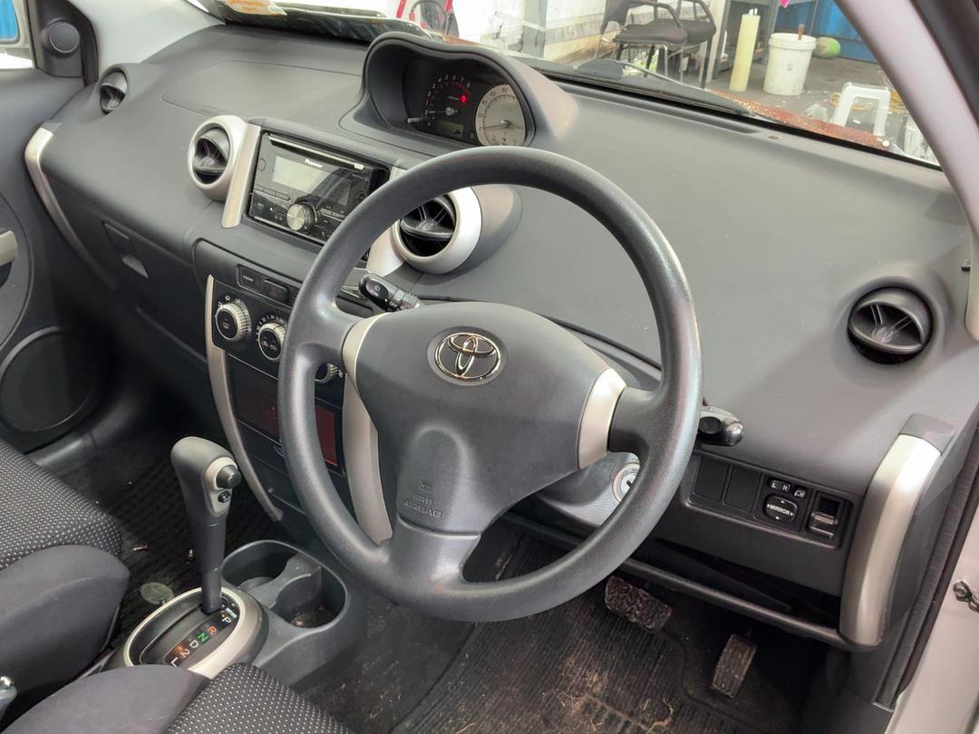 Photo '17' of Toyota IST