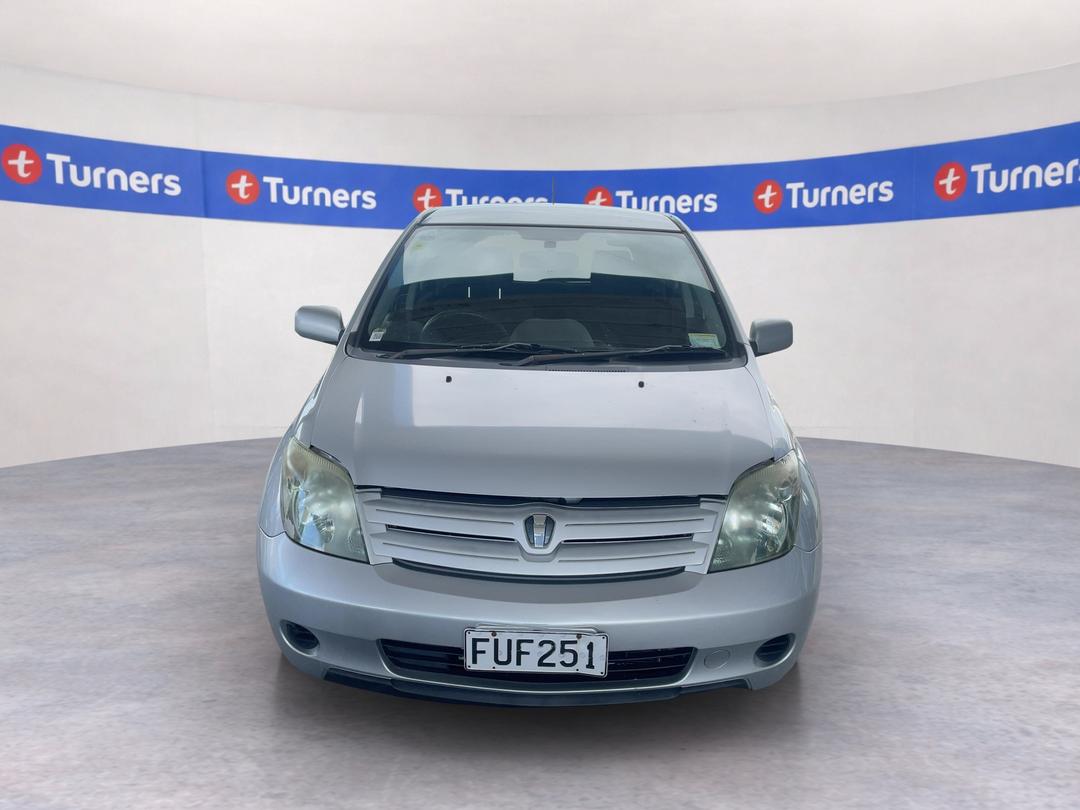 Photo '2' of Toyota IST Photo '2' of Toyota IST