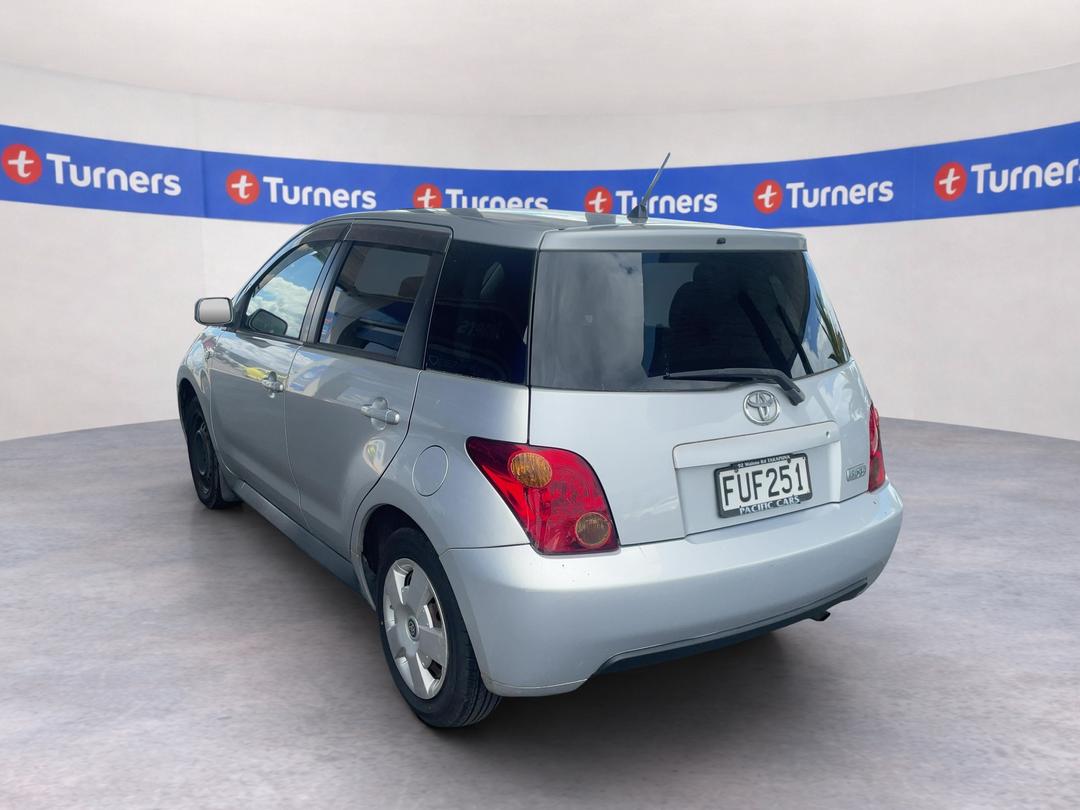 Photo '4' of Toyota IST Photo '4' of Toyota IST