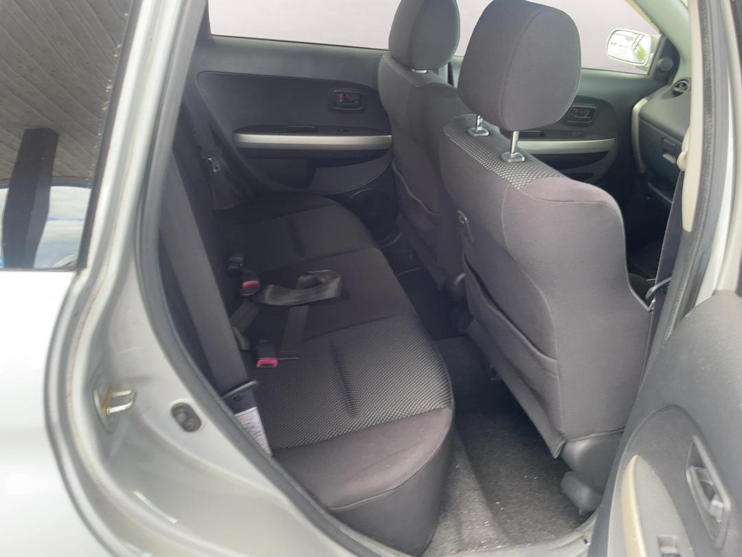 Photo '18' of Toyota IST Photo '18' of Toyota IST
