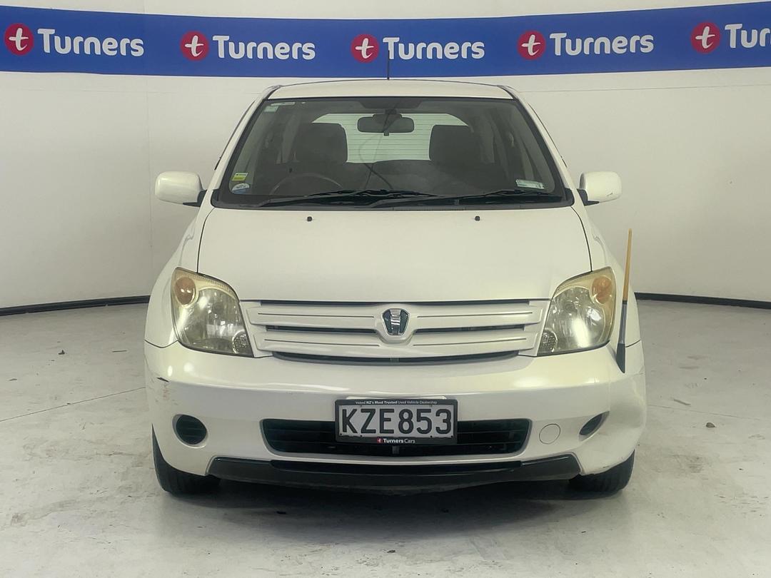 Photo '2' of Toyota IST