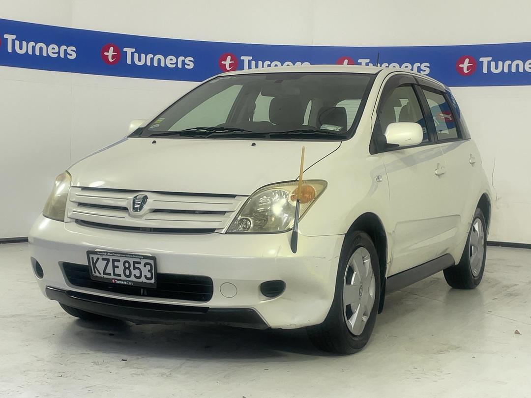 Photo '4' of Toyota IST