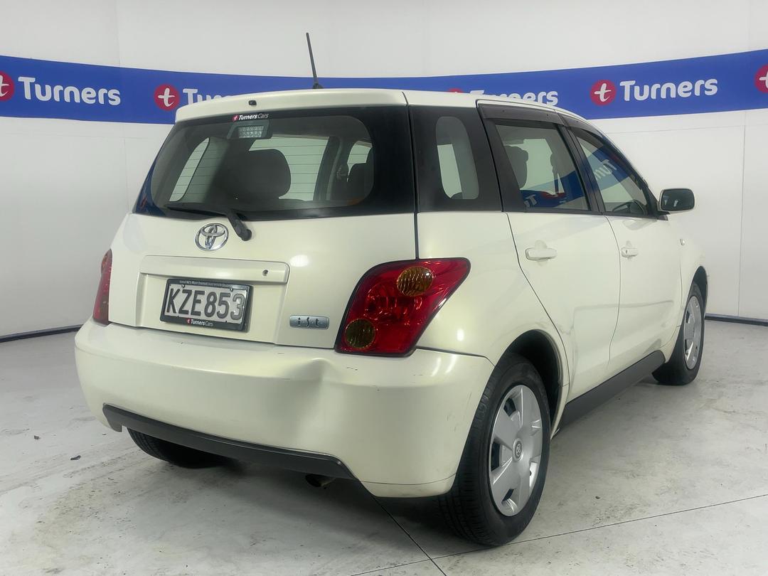 Photo '7' of Toyota IST