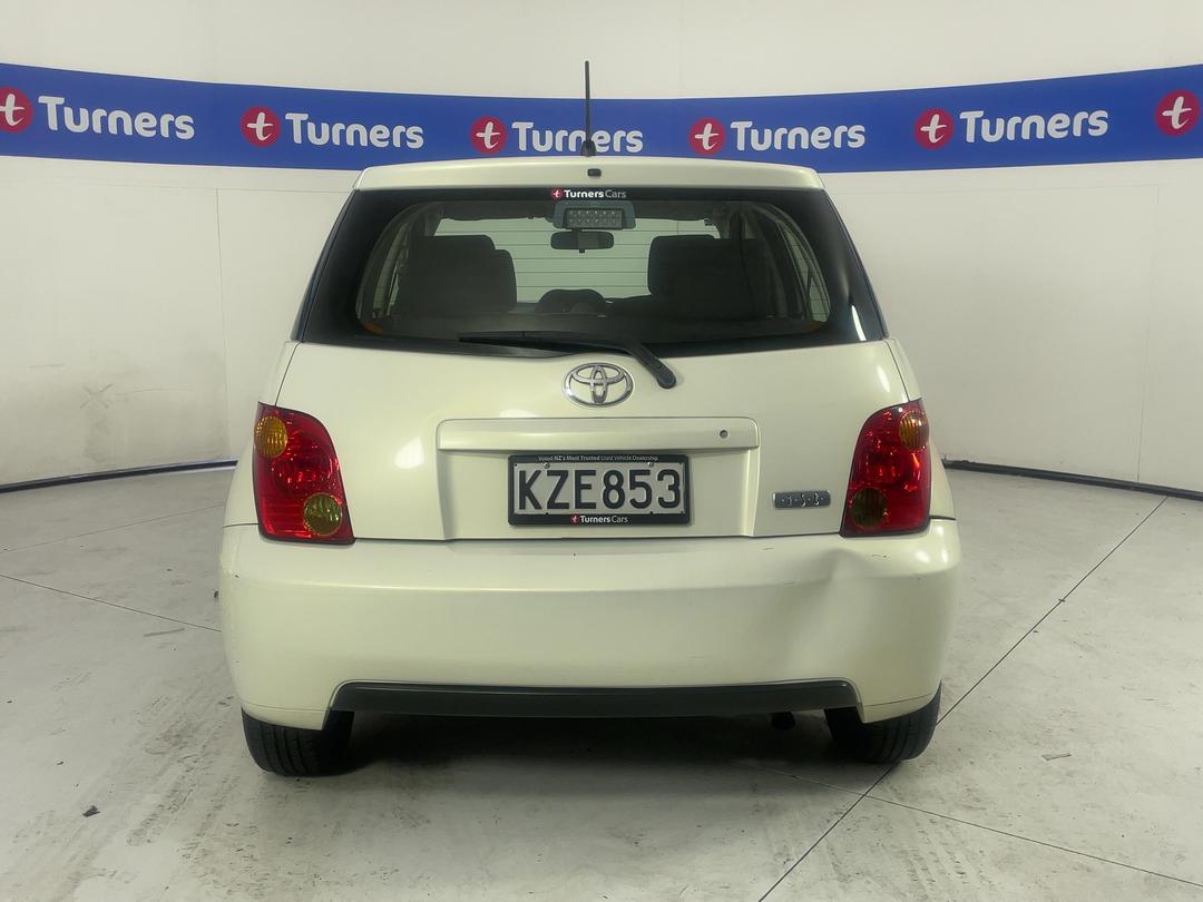 Photo '6' of Toyota IST