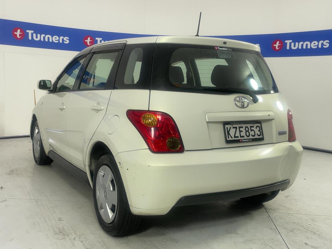 Photo '5' of Toyota IST