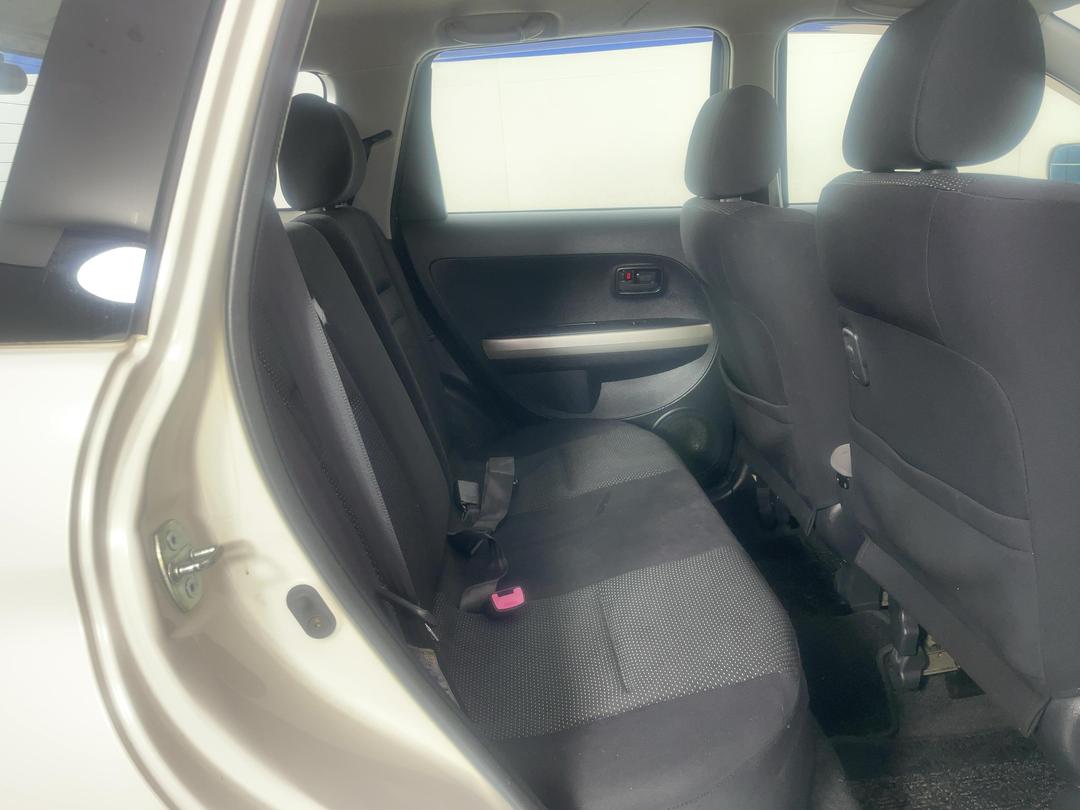 Photo '20' of Toyota IST