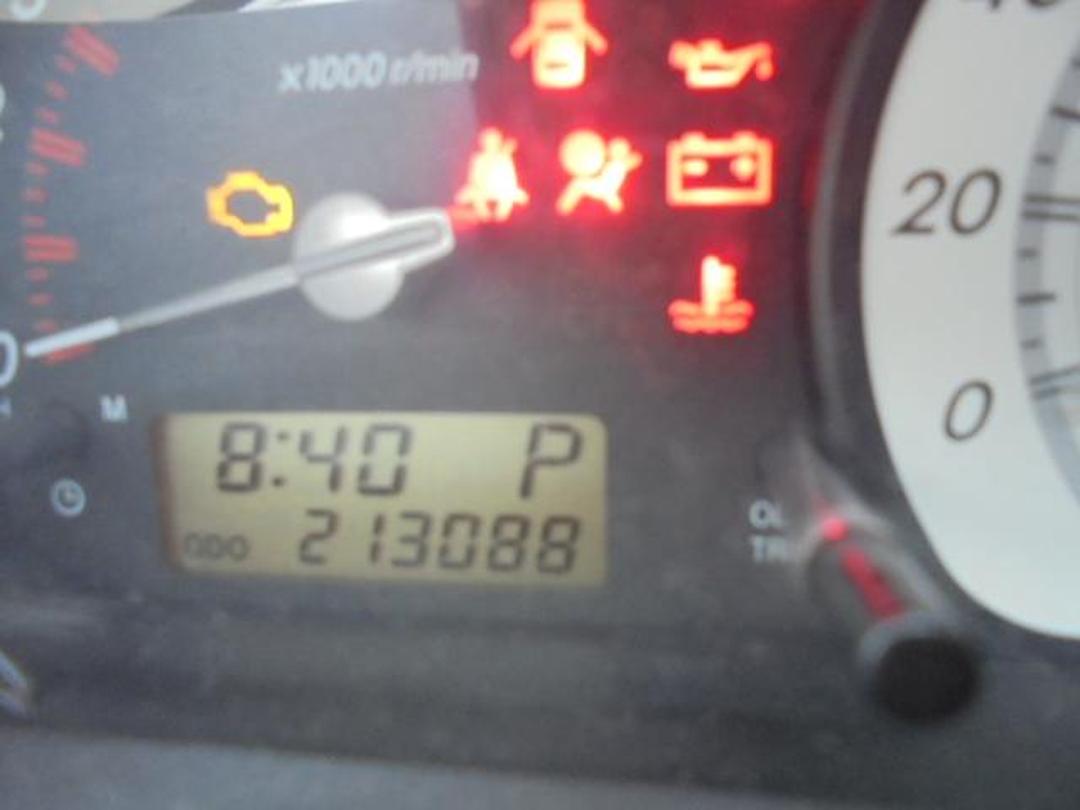 Photo '14' of Toyota IST Photo '14' of Toyota IST