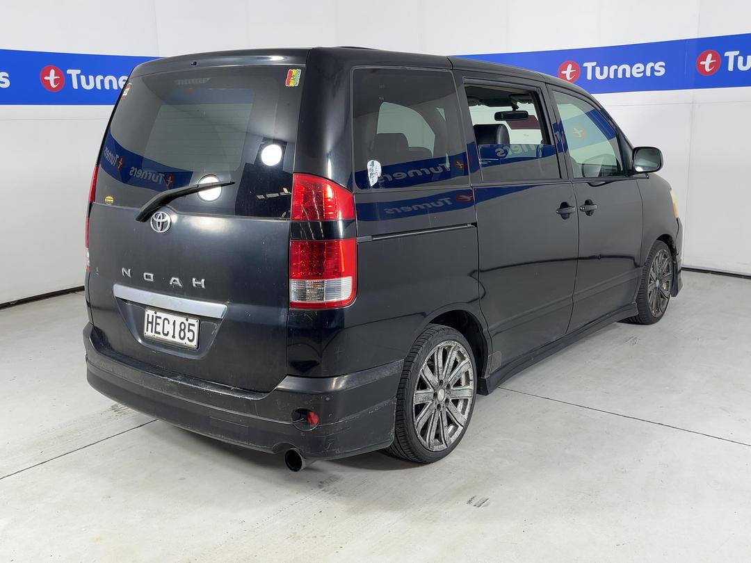 Photo '6' of Toyota Noah Photo '6' of Toyota Noah