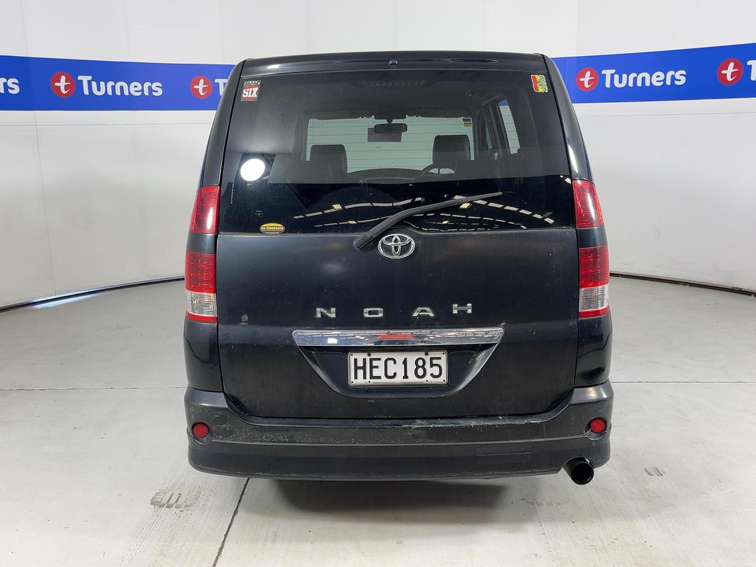 Photo '5' of Toyota Noah Photo '5' of Toyota Noah