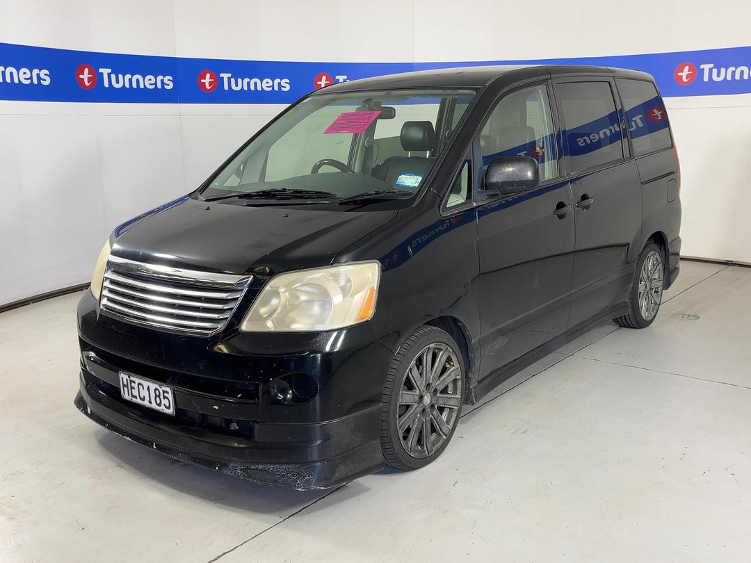 Photo '3' of Toyota Noah Photo '3' of Toyota Noah