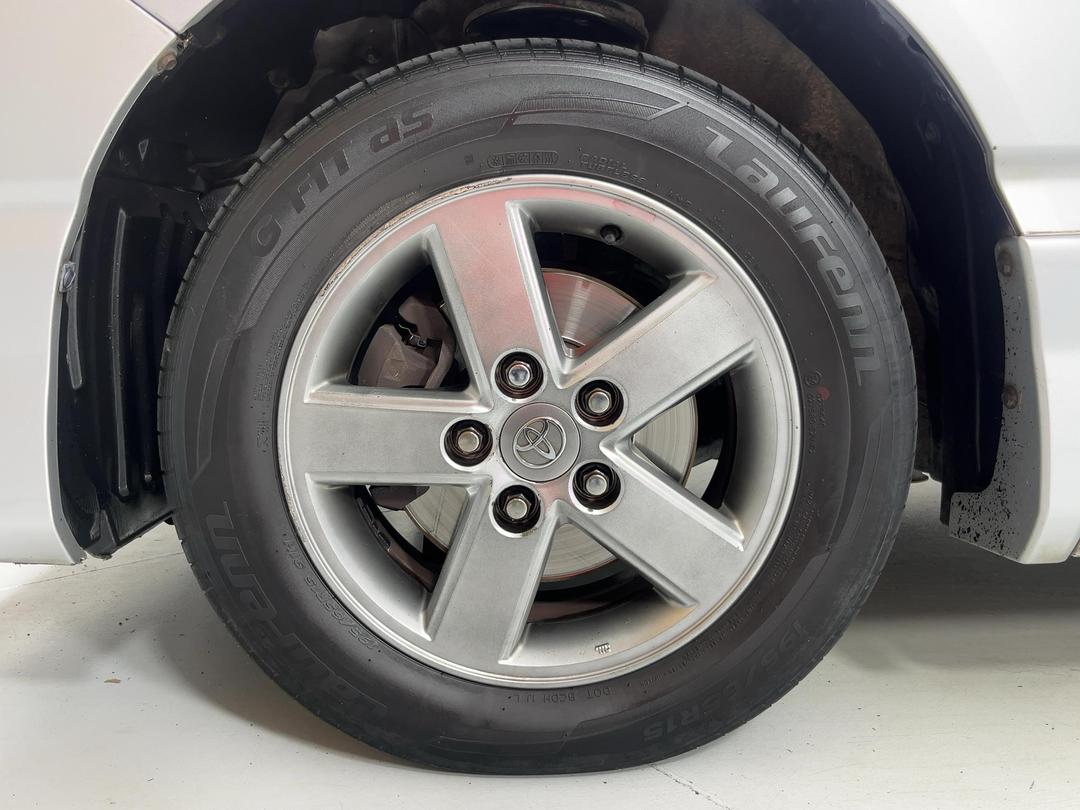 Photo '10' of Toyota Noah
