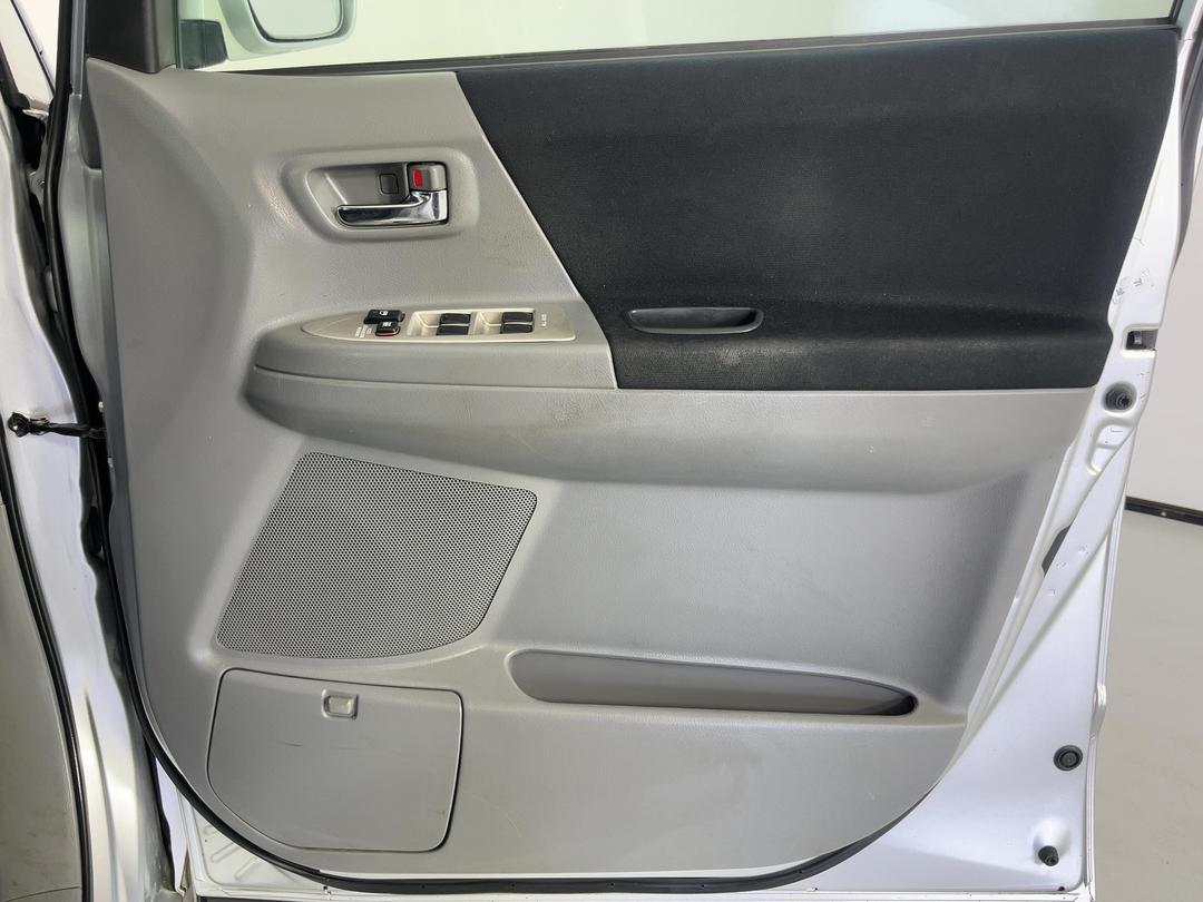 Photo '15' of Toyota Noah