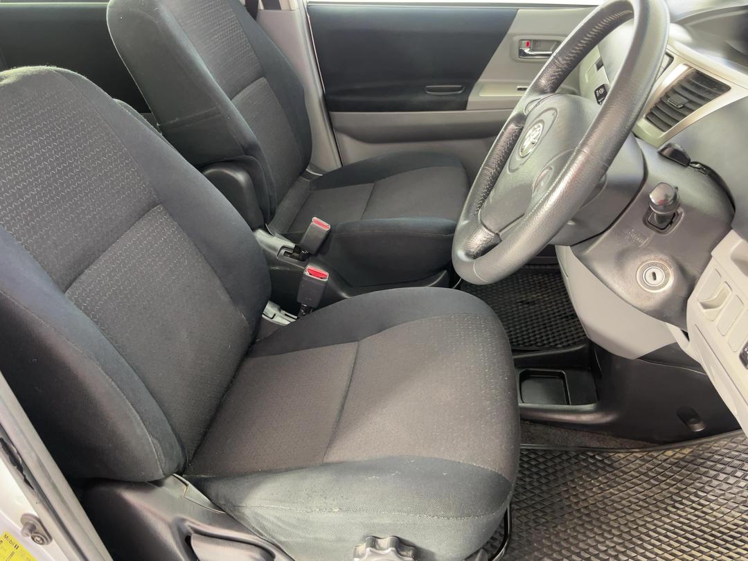 Photo '16' of Toyota Noah