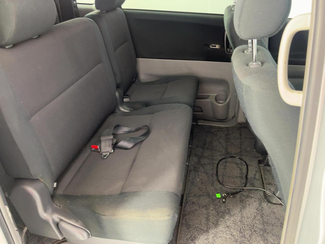 Photo '19' of Toyota Noah