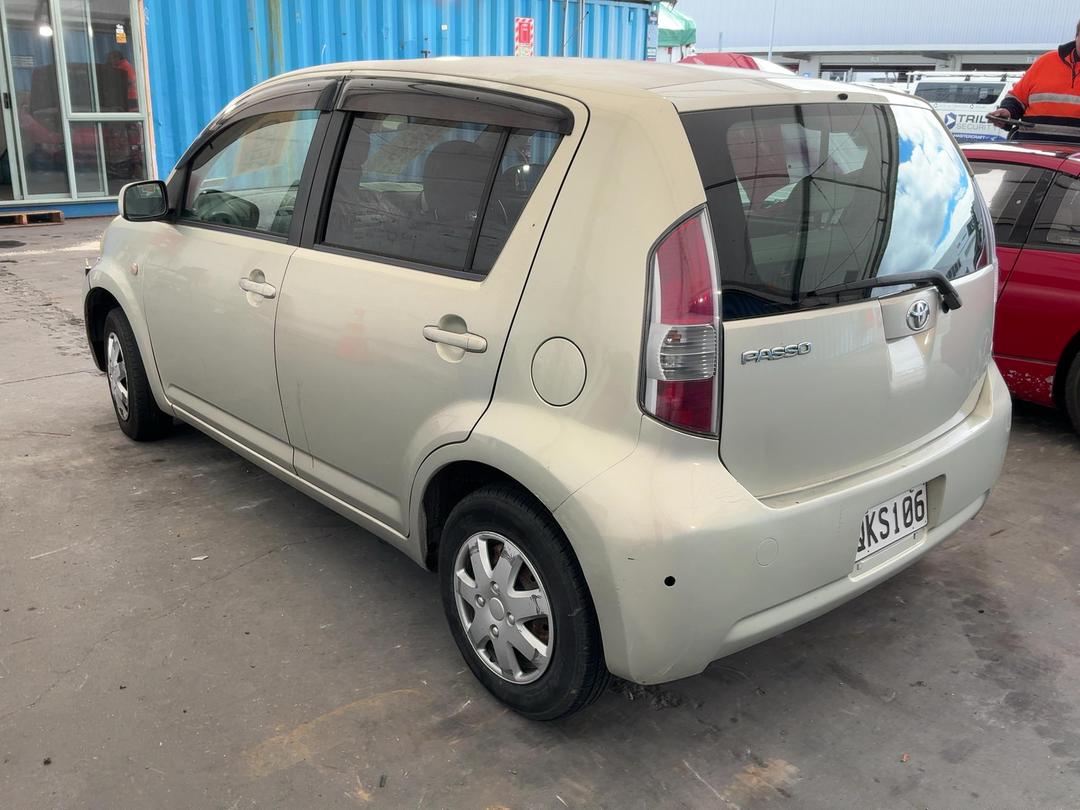 Photo '10' of Toyota Passo Photo '10' of Toyota Passo