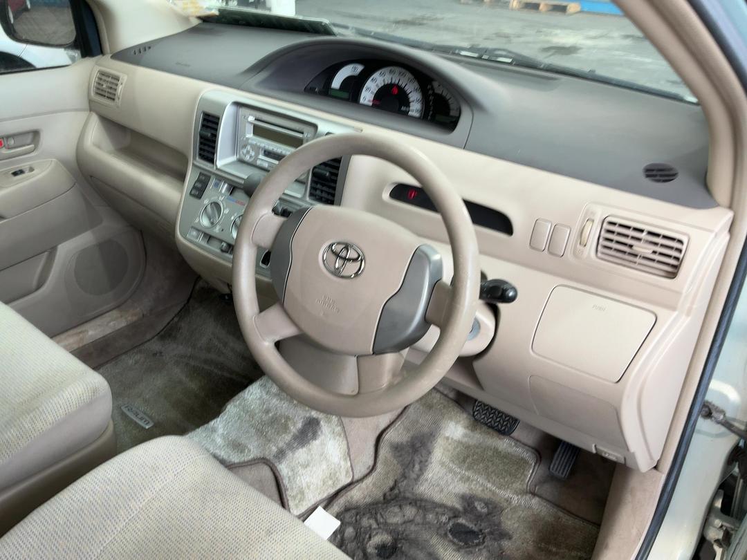Photo '19' of Toyota Raum