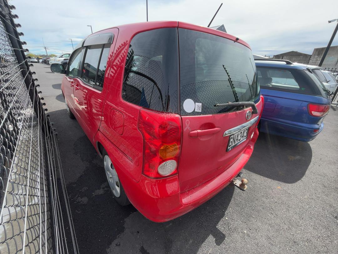 Photo '4' of Toyota Raum