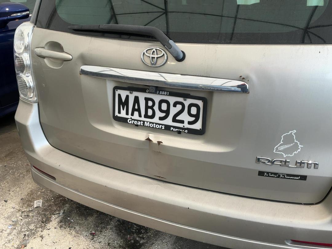 Photo '7' of Toyota Raum Photo '7' of Toyota Raum