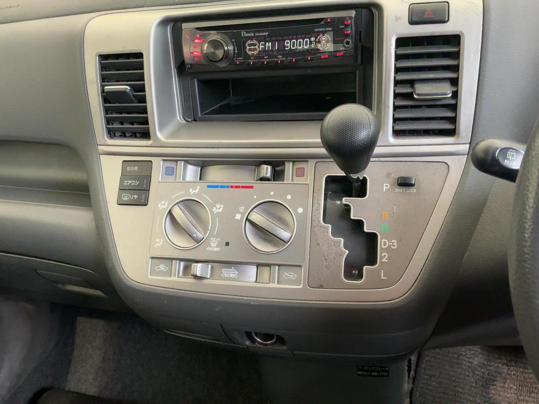 Photo '17' of Toyota Raum Photo '17' of Toyota Raum