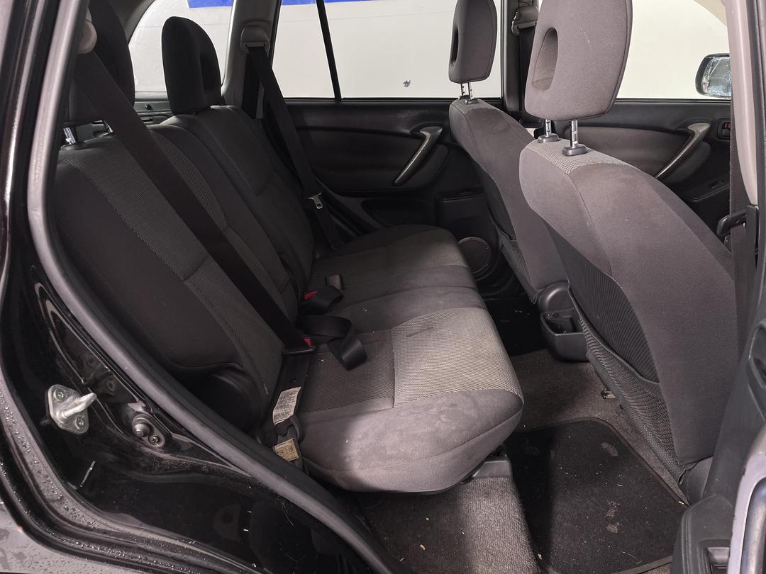 Photo '18' of Toyota Rav4