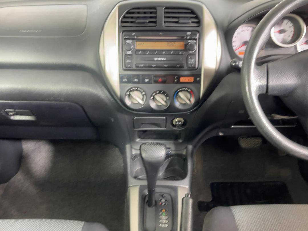 Photo '18' of Toyota Rav4