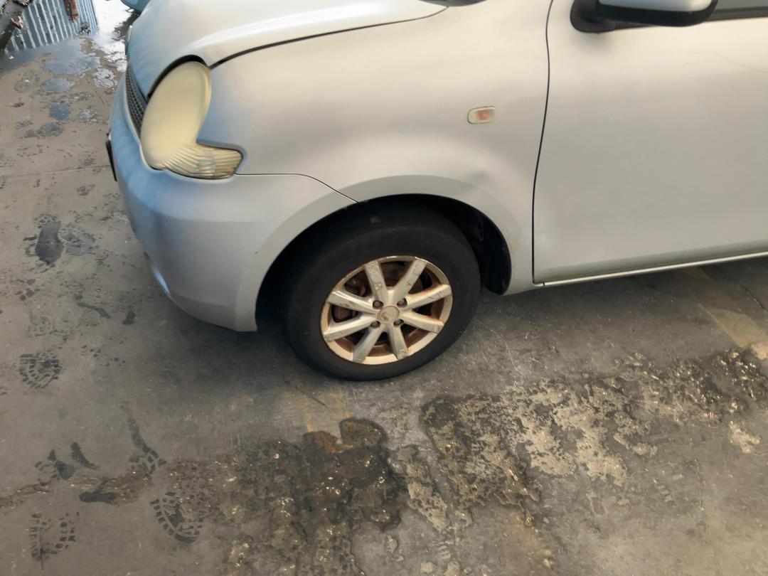 Photo '8' of Toyota Sienta