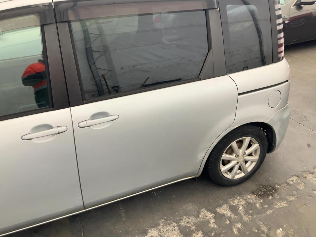 Photo '10' of Toyota Sienta