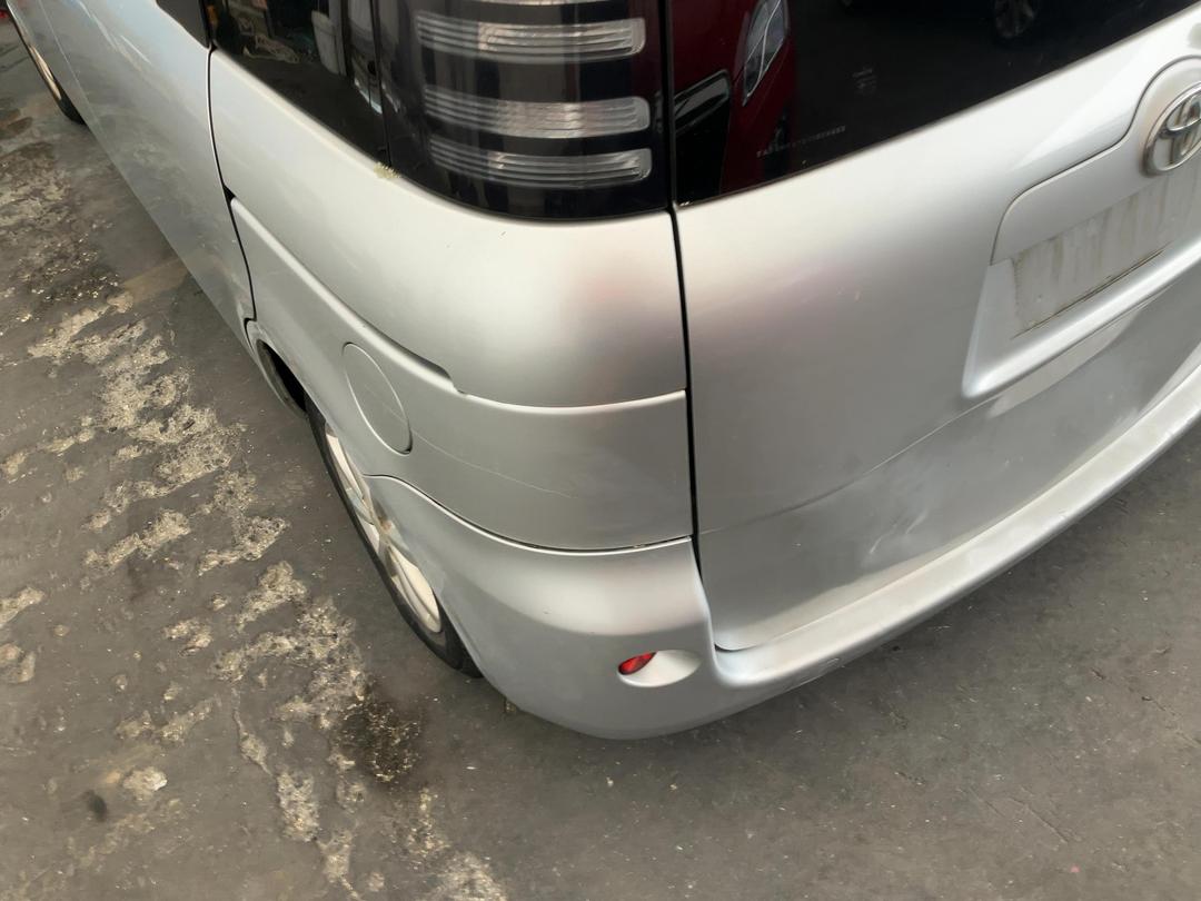 Photo '12' of Toyota Sienta