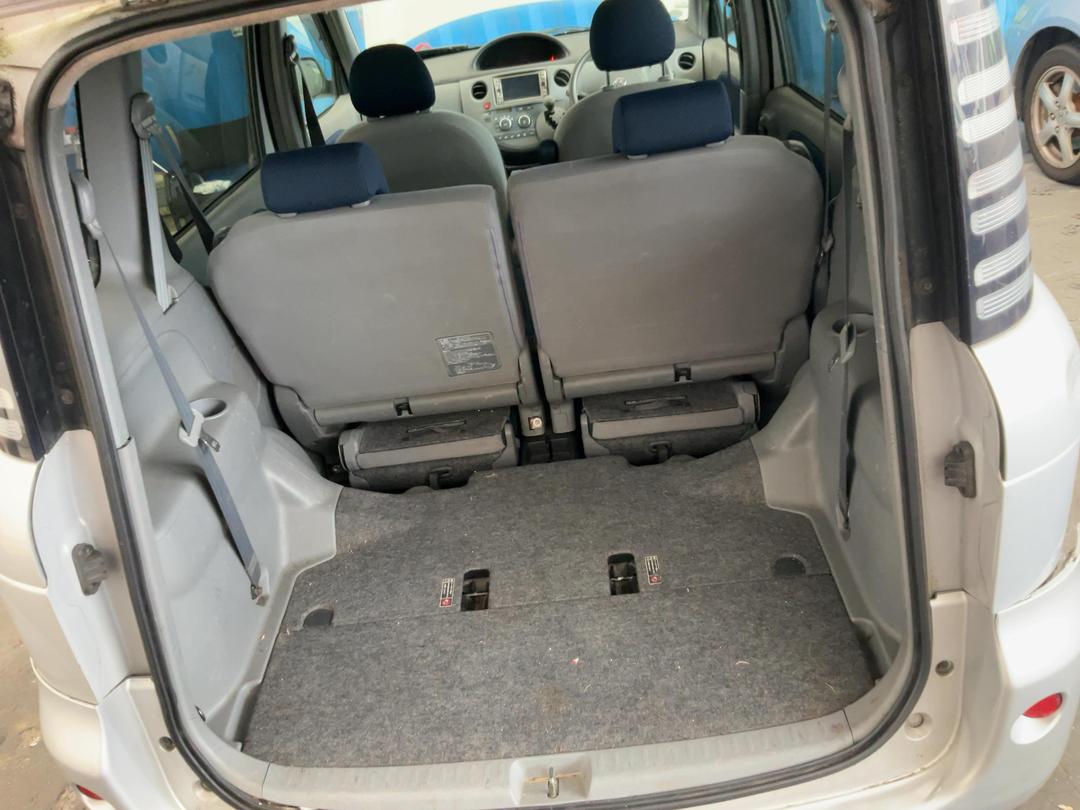 Photo '21' of Toyota Sienta