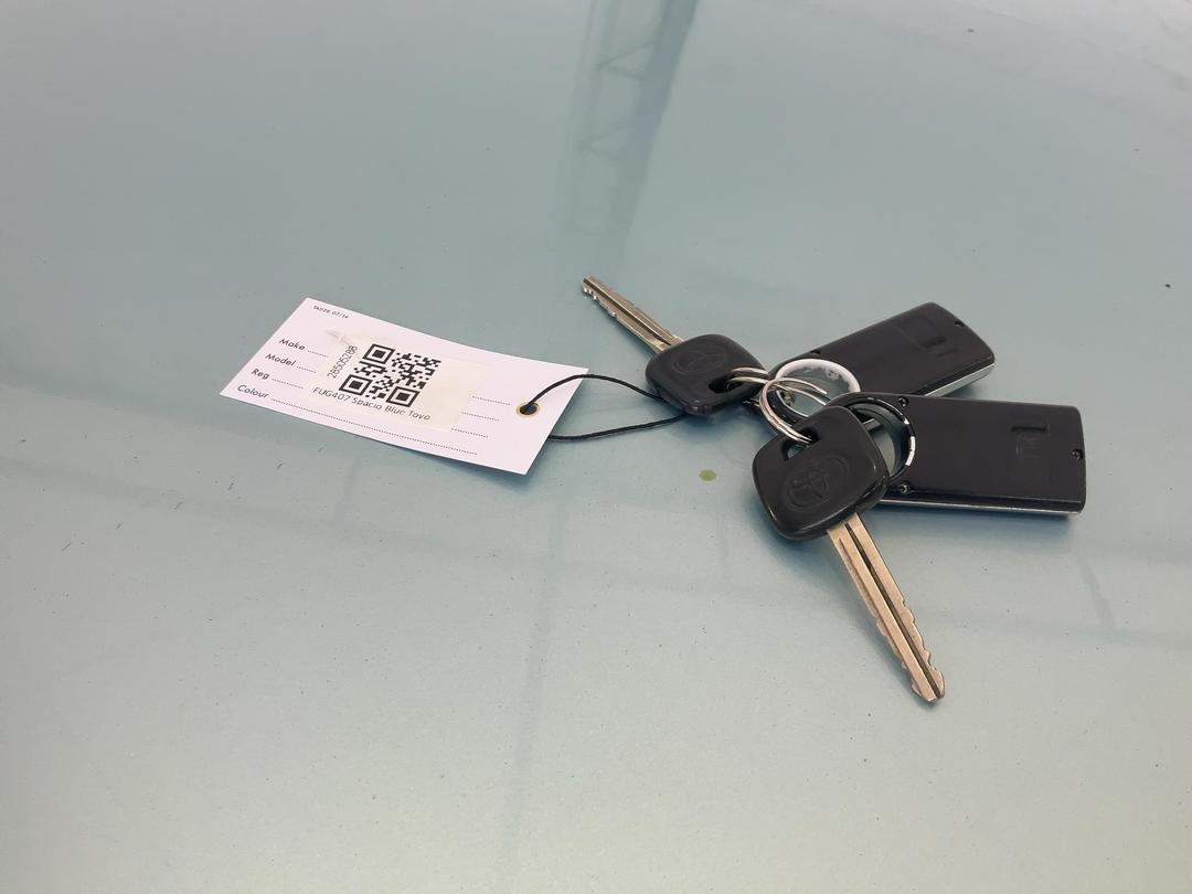 Photo '18' of Toyota Spacio Photo '18' of Toyota Spacio