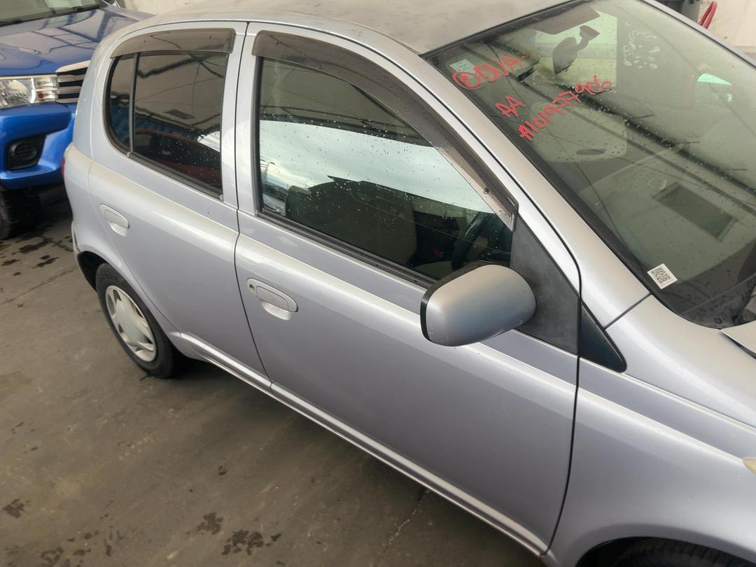 Photo '3' of Toyota Vitz