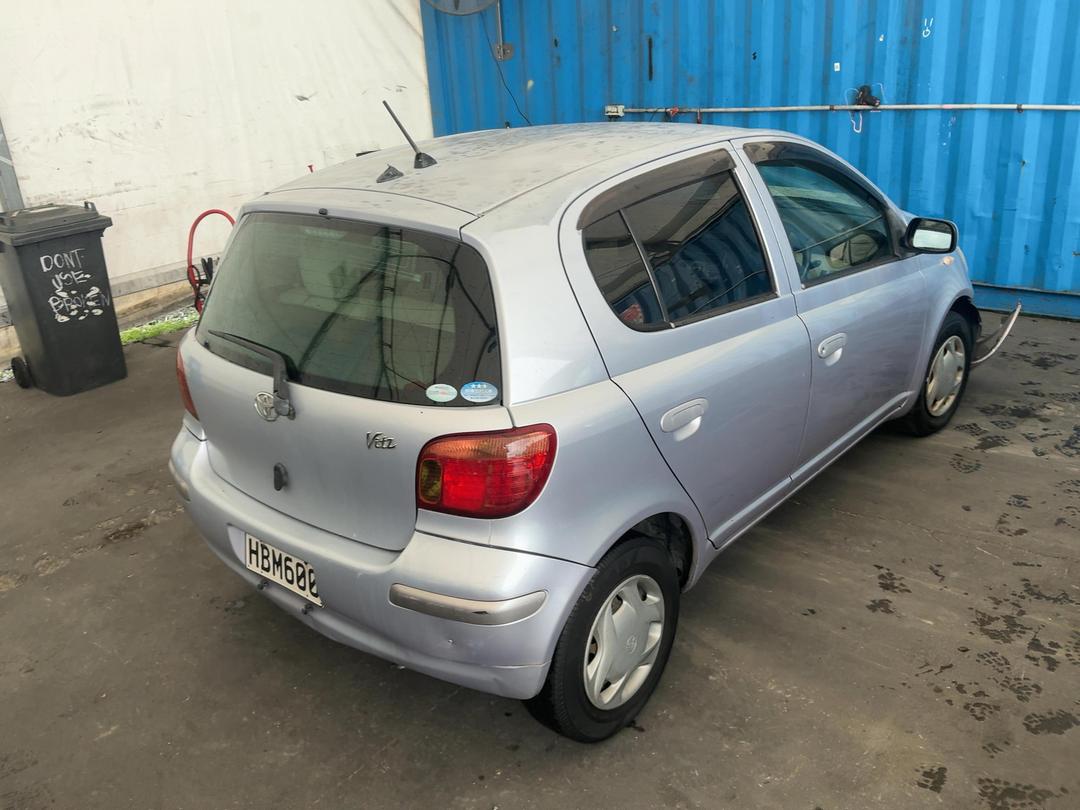 Photo '11' of Toyota Vitz